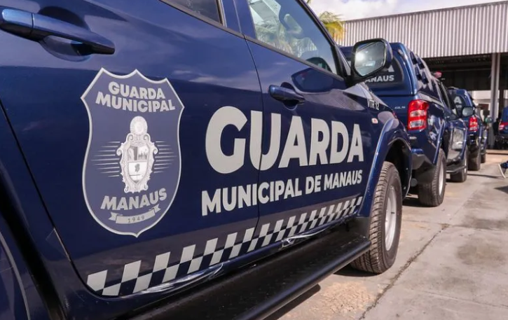 Suspeito de tráfico de drogas é preso ao tentar fugir da polícia na Manaus Moderna Suspeito de tráfico de drogas é preso ao tentar fugir da polícia na Manaus Moderna