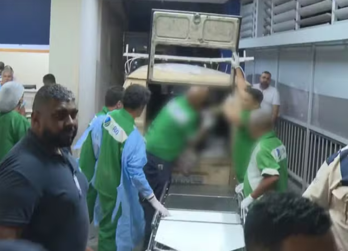 VÍDEO: Dezenas de corpos são levados por moradores para praça na Penha após megaoperação no Rio de Janeiro VÍDEO: Dezenas de corpos são levados por moradores para praça na Penha após megaoperação no Rio de Janeiro