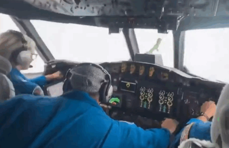 Avião encara minutos de tensão ao atravessar o furacão Melissa Avião encara minutos de tensão ao atravessar o furacão Melissa