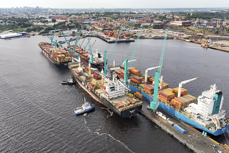 Antaq derruba cobrança da “taxa da seca” no transporte de contêineres no AM