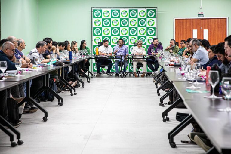 Planejamento e integração foi o tema do ‘Encontro de coordenadores de cursos de graduação da UEA’ Planejamento e integração foi o tema do ‘Encontro de coordenadores de cursos de graduação da UEA’