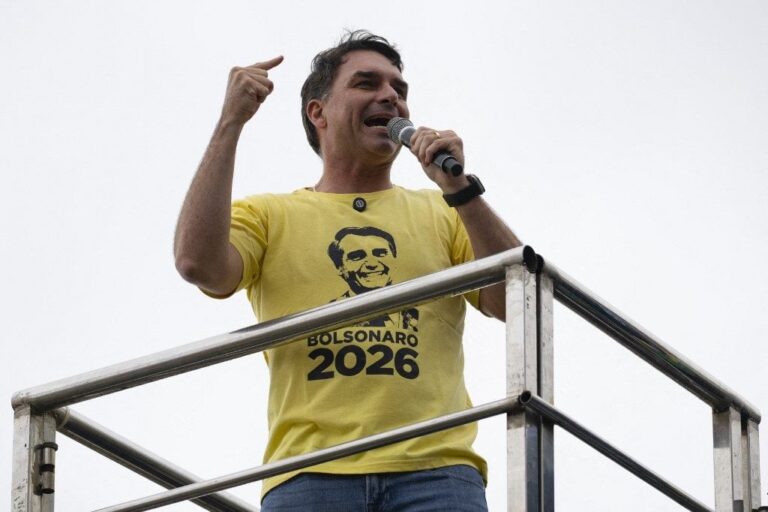 “Vamos varrer o lulismo”, diz Flávio Bolsonaro sobre 2026