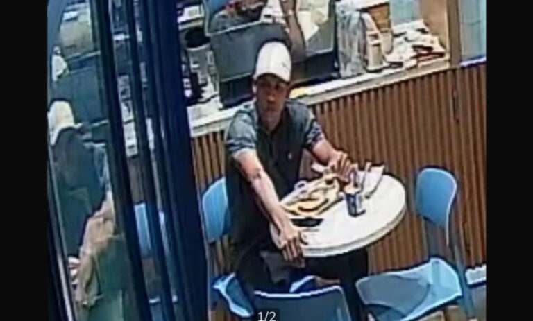 VÍDEO: Criminosos tocam o terror em assalto à cafeteria no Dom Pedro, em Manaus VÍDEO: Criminosos tocam o terror em assalto à cafeteria no Dom Pedro, em Manaus