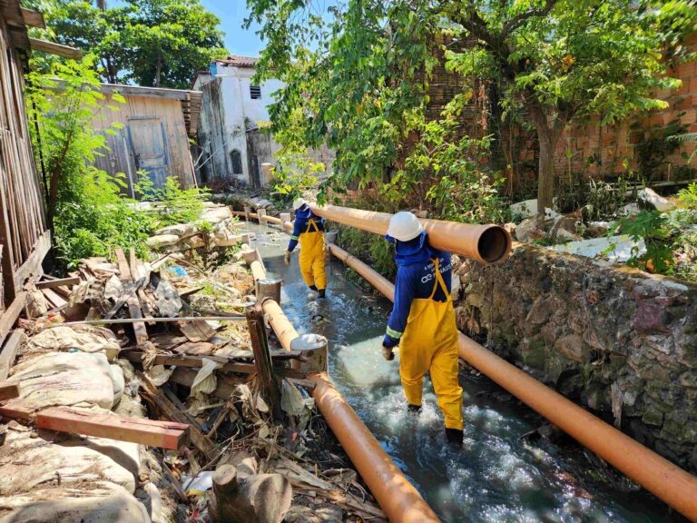 Águas de Manaus é multada em R$ 80 mil por falta de resposta sobre estações de esgoto Águas de Manaus é multada em R$ 80 mil por falta de resposta sobre estações de esgoto