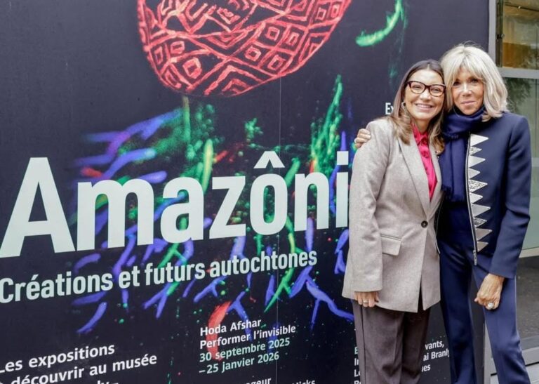 Em Paris, Janja se encontra com Brigitte Macron e visita exposição sobre Amazônia Em Paris, Janja se encontra com Brigitte Macron e visita exposição sobre Amazônia