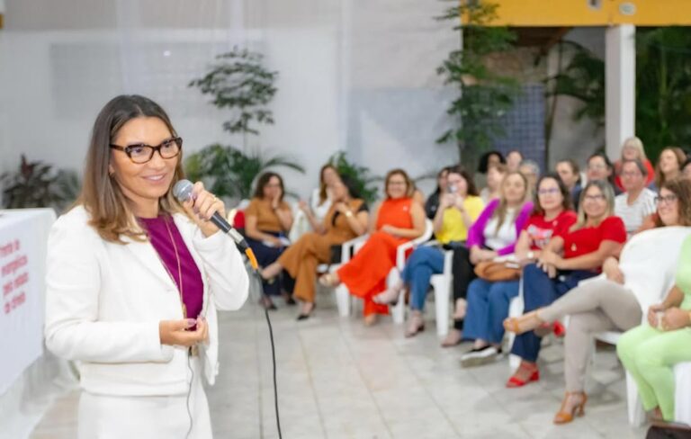 Janja se reúne com mulheres evangélicas em cidade do Nordeste