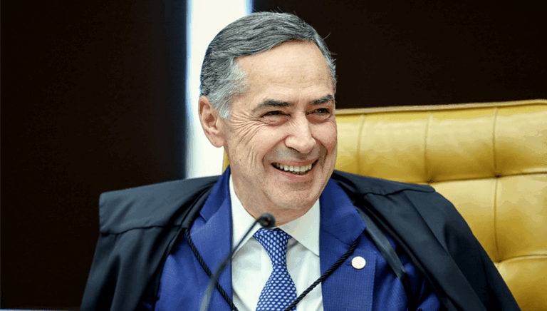 Aposentado, Barroso embarca para retiro espiritual no exterior Aposentado, Barroso embarca para retiro espiritual no exterior
