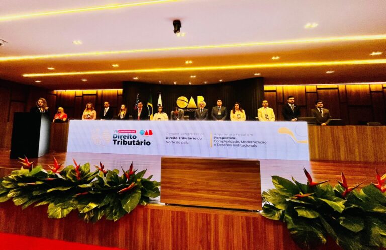 OAB Amazonas discutiu arquitetura fiscal com foco na Zona Franca de Manaus e homenageou ministro do STJ OAB Amazonas discutiu arquitetura fiscal com foco na Zona Franca de Manaus e homenageou ministro do STJ