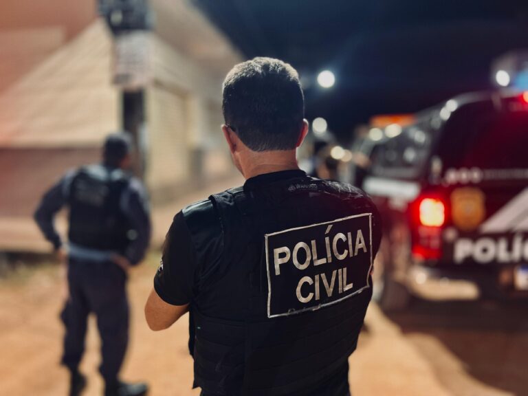 Motociclista é autuado por injúria racial contra agente do Detran em Manaus Motociclista é autuado por injúria racial contra agente do Detran em Manaus