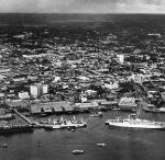Vista-aC3A9rea-da-orla-da-cidade-de-Manaus-300×146