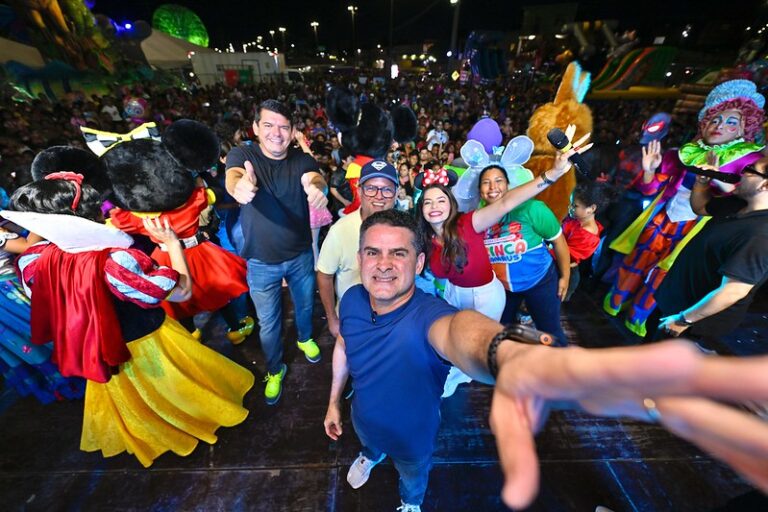 Dia das Crianças reúne 120 mil pessoas no parque Gigantes da Floresta Dia das Crianças reúne 120 mil pessoas no parque Gigantes da Floresta