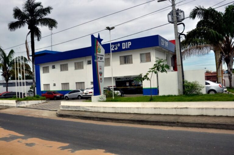 Mulher alugava carros de luxo para atrair e roubar homens em Manaus Mulher alugava carros de luxo para atrair e roubar homens em Manaus