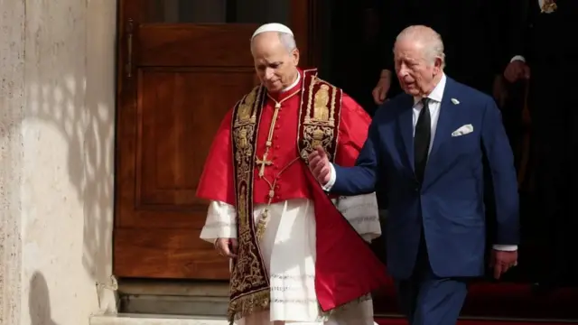 Momento histórico: Rei Charles III e Papa Leão XIV rezam juntos no Vaticano; vídeo Momento histórico: Rei Charles III e Papa Leão XIV rezam juntos no Vaticano; vídeo