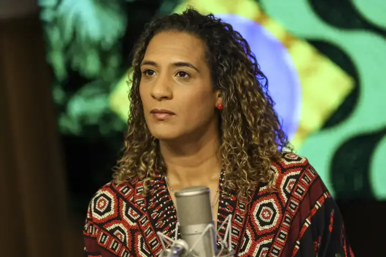 Ministra Anielle Franco deve deixar pasta antes de prazo para disputar eleição Ministra Anielle Franco deve deixar pasta antes de prazo para disputar eleição