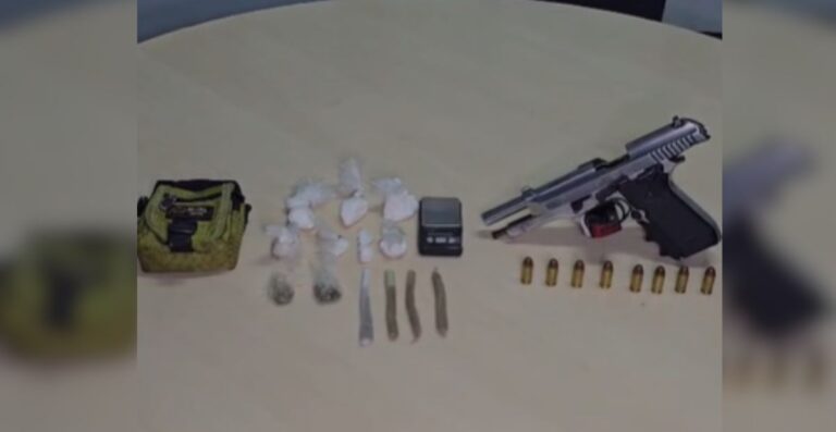 Polícia apreende drogas e arma em ação contra criminosos no Jardim Petrópolis Polícia apreende drogas e arma em ação contra criminosos no Jardim Petrópolis