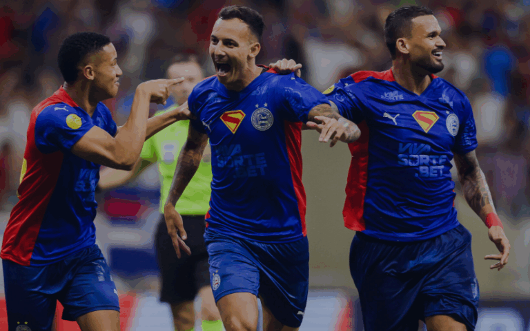 Em Salvador, Bahia aplica a maior goleada da rodada: 4 x 0 no Grêmio Em Salvador, Bahia aplica a maior goleada da rodada: 4 x 0 no Grêmio