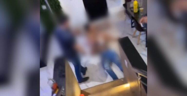 Bebedeira termina com dois feridos a golpes de gargalo em motel de Manaus; vídeo Bebedeira termina com dois feridos a golpes de gargalo em motel de Manaus; vídeo