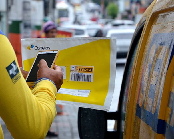 Correios negociam empréstimo de R$ 20 bilhões para reestruturar estatal em crise Correios negociam empréstimo de R$ 20 bilhões para reestruturar estatal em crise