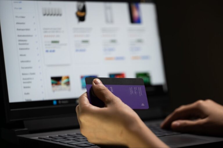 Câmara dos Deputados debate isenção para compras internacionais de até 50 dólares Câmara dos Deputados debate isenção para compras internacionais de até 50 dólares