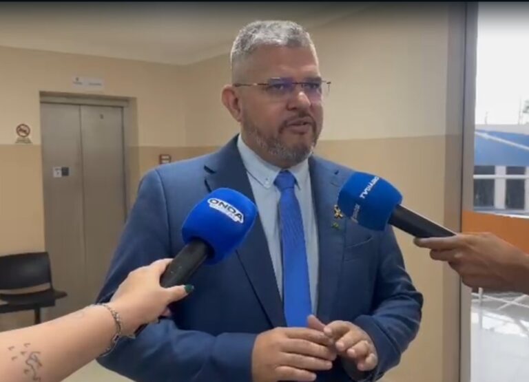 Elan Alencar afirma que permanecerá no cargo e recorrerá de decisão que cassou seu mandato Elan Alencar afirma que permanecerá no cargo e recorrerá de decisão que cassou seu mandato