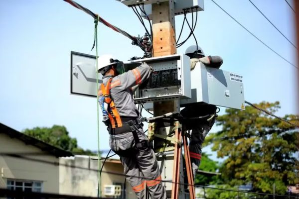 Oito bairros de Manaus vão ficar sem energia neste sábado (04/10); confira