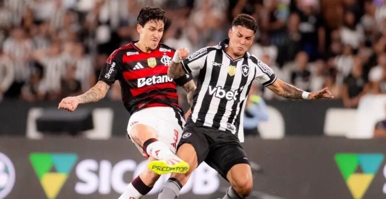 Flamengo atropela o Botafogo por 3 a 0 e segue na cola do Palmeiras no Brasileirão Flamengo atropela o Botafogo por 3 a 0 e segue na cola do Palmeiras no Brasileirão