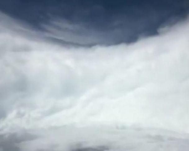 Olho do Furacão Melissa: vídeo mostra tempestade de raios e ventos de 300km/h Olho do Furacão Melissa: vídeo mostra tempestade de raios e ventos de 300km/h