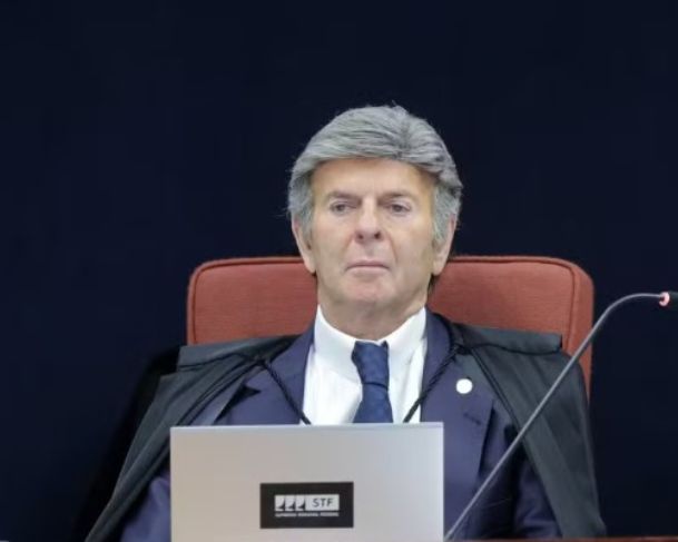 Luiz Fux pede para deixar 1ª Turma do STF em meio a julgamento de suspeitos de golpe de Estado Luiz Fux pede para deixar 1ª Turma do STF em meio a julgamento de suspeitos de golpe de Estado