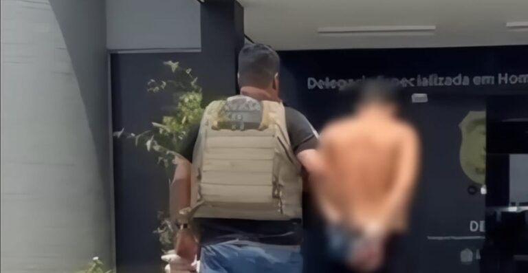 Polícia prende homem condenado por matar adolescente por engano em Manaus Polícia prende homem condenado por matar adolescente por engano em Manaus
