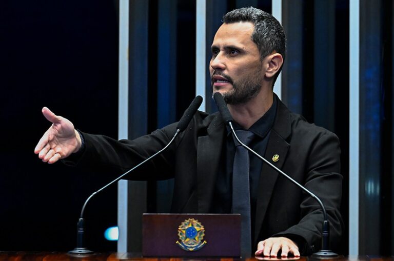 Senador Cleitinho pede perdão a Bolsonaro e reafirma que fala foi tirada de contexto em entrevista Senador Cleitinho pede perdão a Bolsonaro e reafirma que fala foi tirada de contexto em entrevista