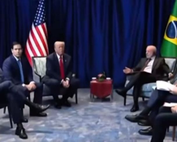 “Não é da sua conta”: Trump corta jornalista ao ser questionado sobre Bolsonaro durante encontro com Lula “Não é da sua conta”: Trump corta jornalista ao ser questionado sobre Bolsonaro durante encontro com Lula