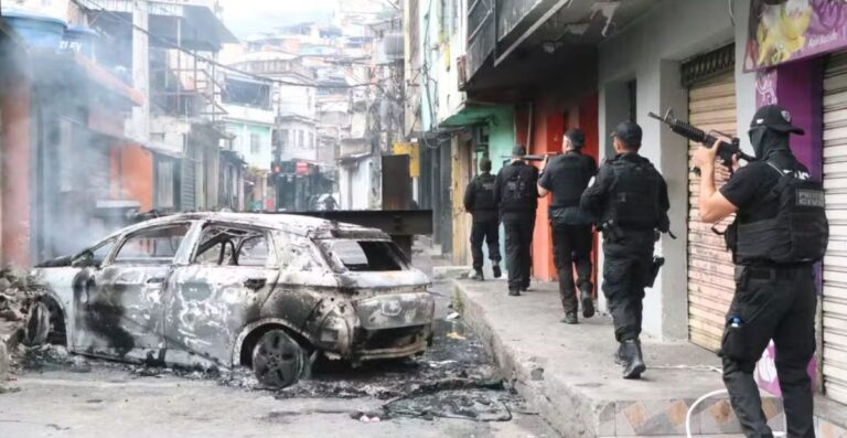 Megaoperação no Rio paralisa cidade: comércios e bares fecham por segurança Megaoperação no Rio paralisa cidade: comércios e bares fecham por segurança
