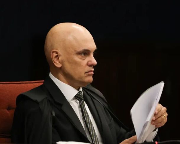 Alexandre de Moraes afasta advogados de réus do “núcleo 2” de tentativa de golpe Alexandre de Moraes afasta advogados de réus do “núcleo 2” de tentativa de golpe