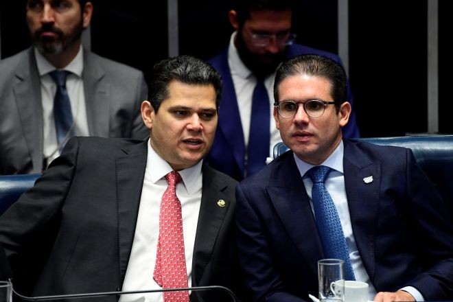 Alcolumbre e Motta se manifestam sobre Rio; Congresso aprova PL de enfrentamento à criminalidade Alcolumbre e Motta se manifestam sobre Rio; Congresso aprova PL de enfrentamento à criminalidade