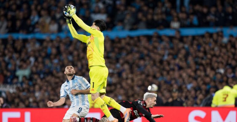 HISTÓRICO: Com um a menos, Flamengo segura empate com Racing e está na final da Libertadores HISTÓRICO: Com um a menos, Flamengo segura empate com Racing e está na final da Libertadores