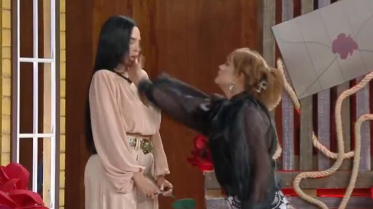 A Fazenda 17: Tamires leva tapa de Gaby Spanic ao vivo e peoa pede para deixar o reality A Fazenda 17: Tamires leva tapa de Gaby Spanic ao vivo e peoa pede para deixar o reality