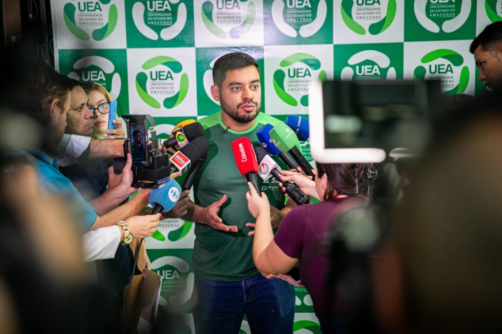 O reitor da UEA, Prof. Dr. André Luiz Nunes Zogahib