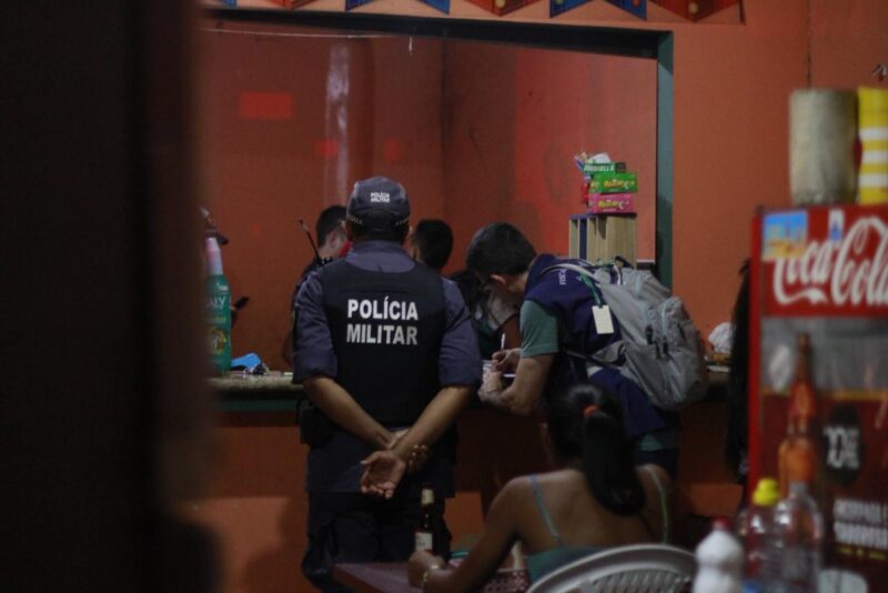 Adega é autuada por vender gin adulterado em Manaus