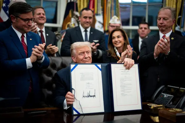 Trump sanciona projeto que acaba com ‘shutdown’, a mais longa paralisação do governo americano