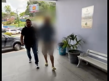 Ex-marido aponta arma para influenciadora e é preso em Manaus