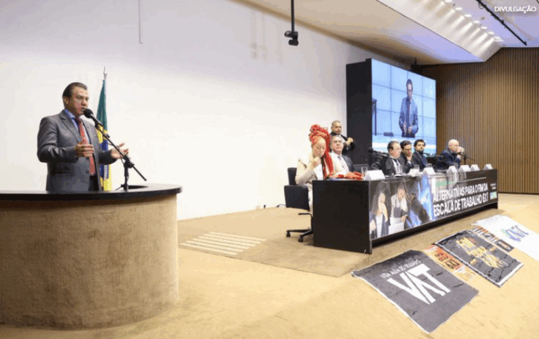 Ministro do Trabalho defende fim da escala 6×1: “É hora de virar a página”