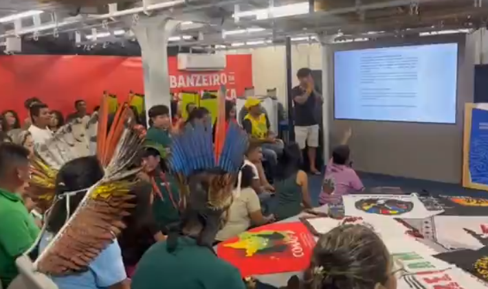 Povos da Amazônia entregam carta na COP30 e pedem protagonismo nas decisões sobre o clima