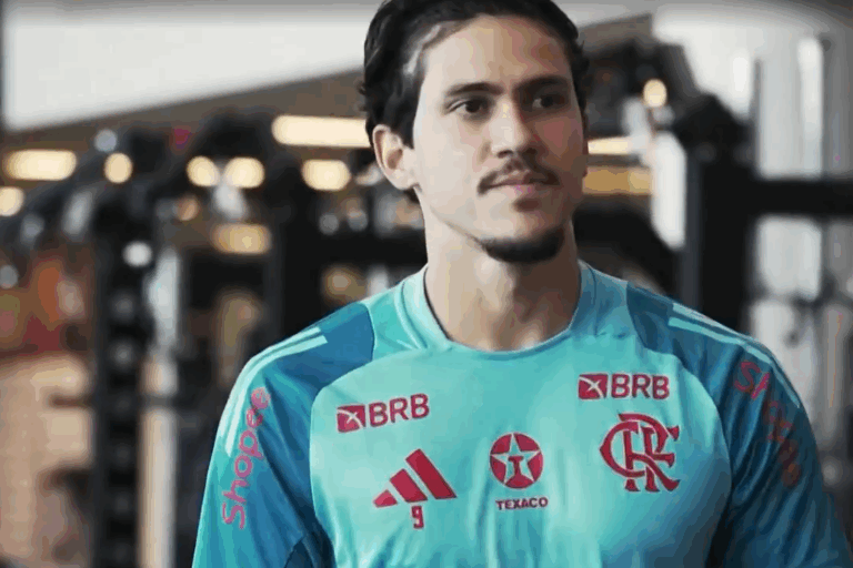 Pedro sofre lesão muscular e está fora da final da Libertadores