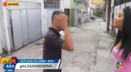 Reportagem ao vivo termina em ameaça com faca