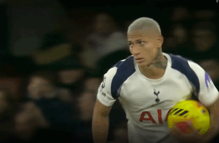 Veja todos os ângulos do golaço de Richarlison no jogo contra o Arsenal