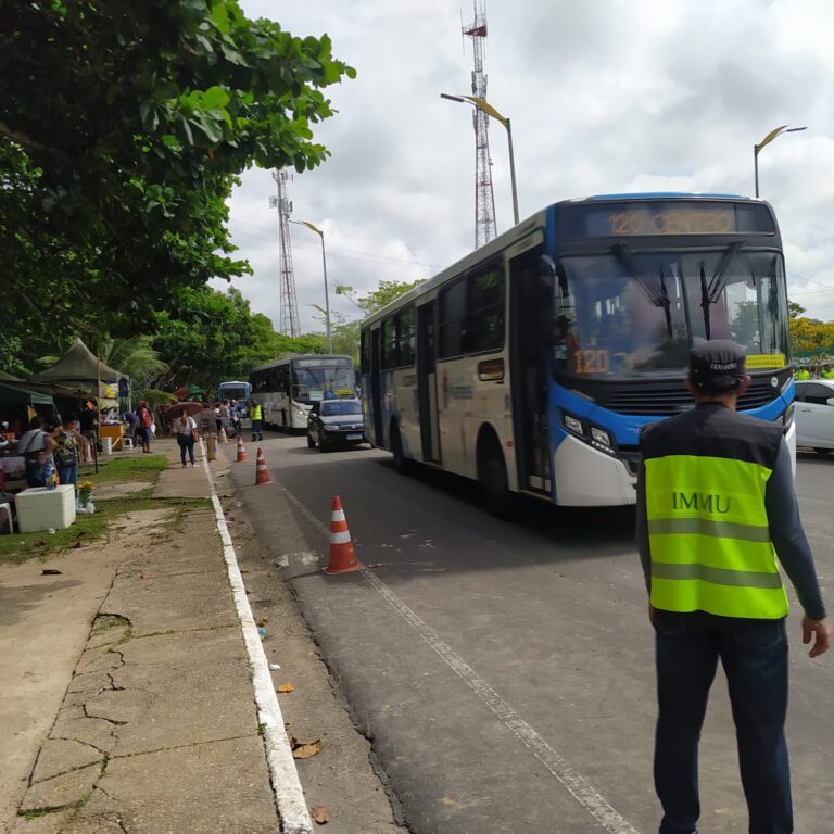 Confira as linhas de ônibus que vão atender os cemitérios de Manaus