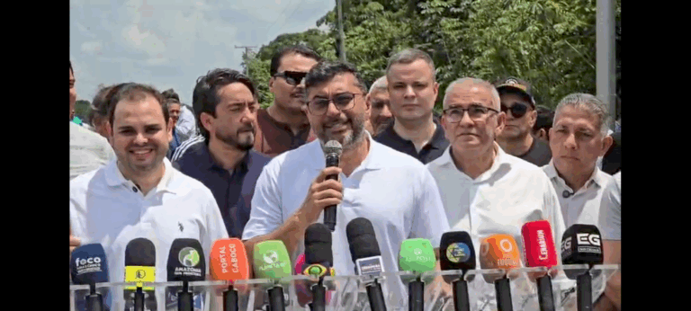 Wilson Lima entrega 220 km da AM-010 e reforça promessa de desenvolvimento no interior