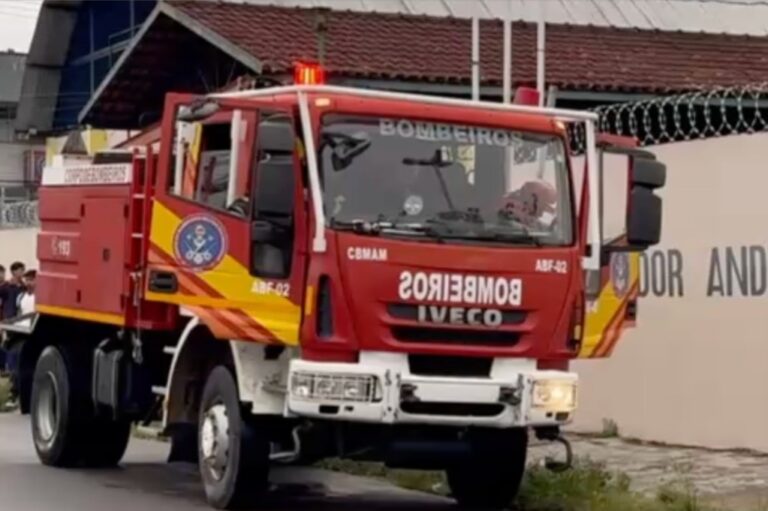 Princípio de incêndio atinge escola e aulas são suspensas em Manaus