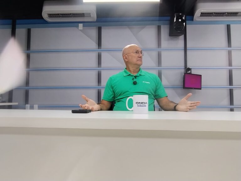 Bolsonaro na prisão é conveniente para dirigentes do PL, declara Coronel Menezes