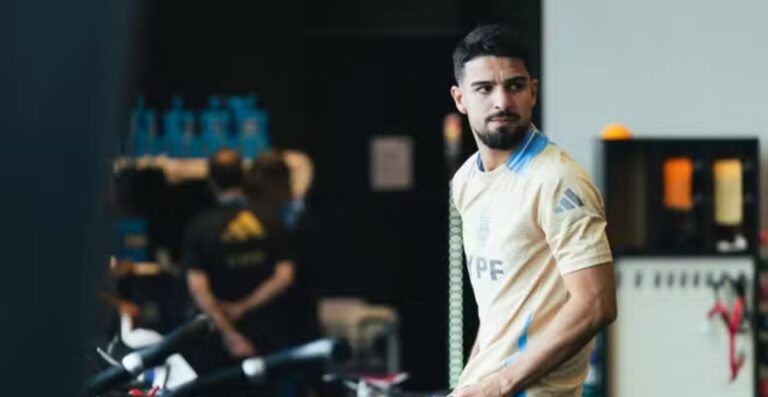 Flaco é convocado pela Argentina e Palmeiras fica sem dupla de ataque contra o Santos